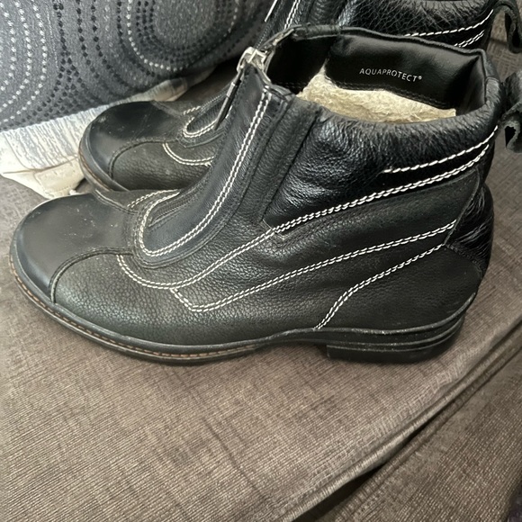 Blondo Waterproof Booties - Picture 6 of 9